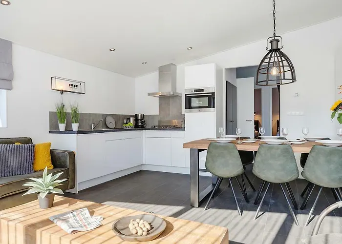 Landal De Vlinderhoeve Hotel *